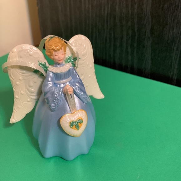 Beautiful Hallmark Keepsake Ornament Victorian Angel - Picture 6 of 8